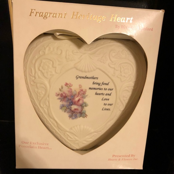 Special Porcelain Heritage Heart “Grandmother”. - Picture 6 of 7